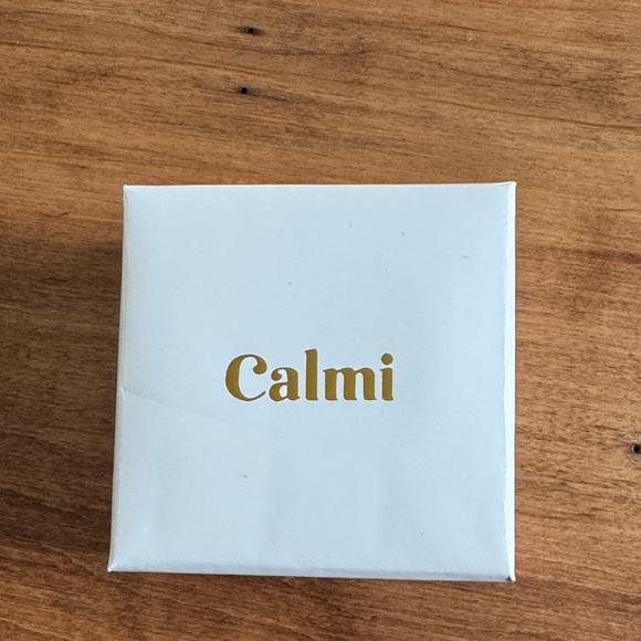 Calmi Ring - Picture 2 of 7